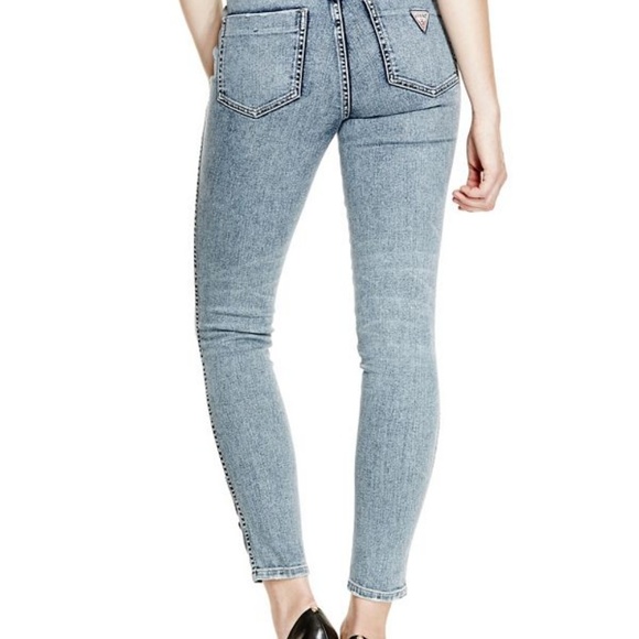 *HOST PICK* GUESS Patched Acid Wash Skinny Jeans - Picture 4 of 4